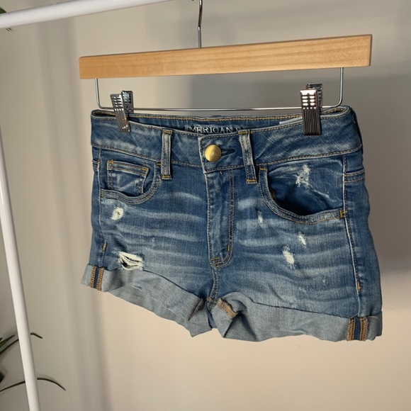 Size 0 American Eagle Shorts - Picture 3 of 3